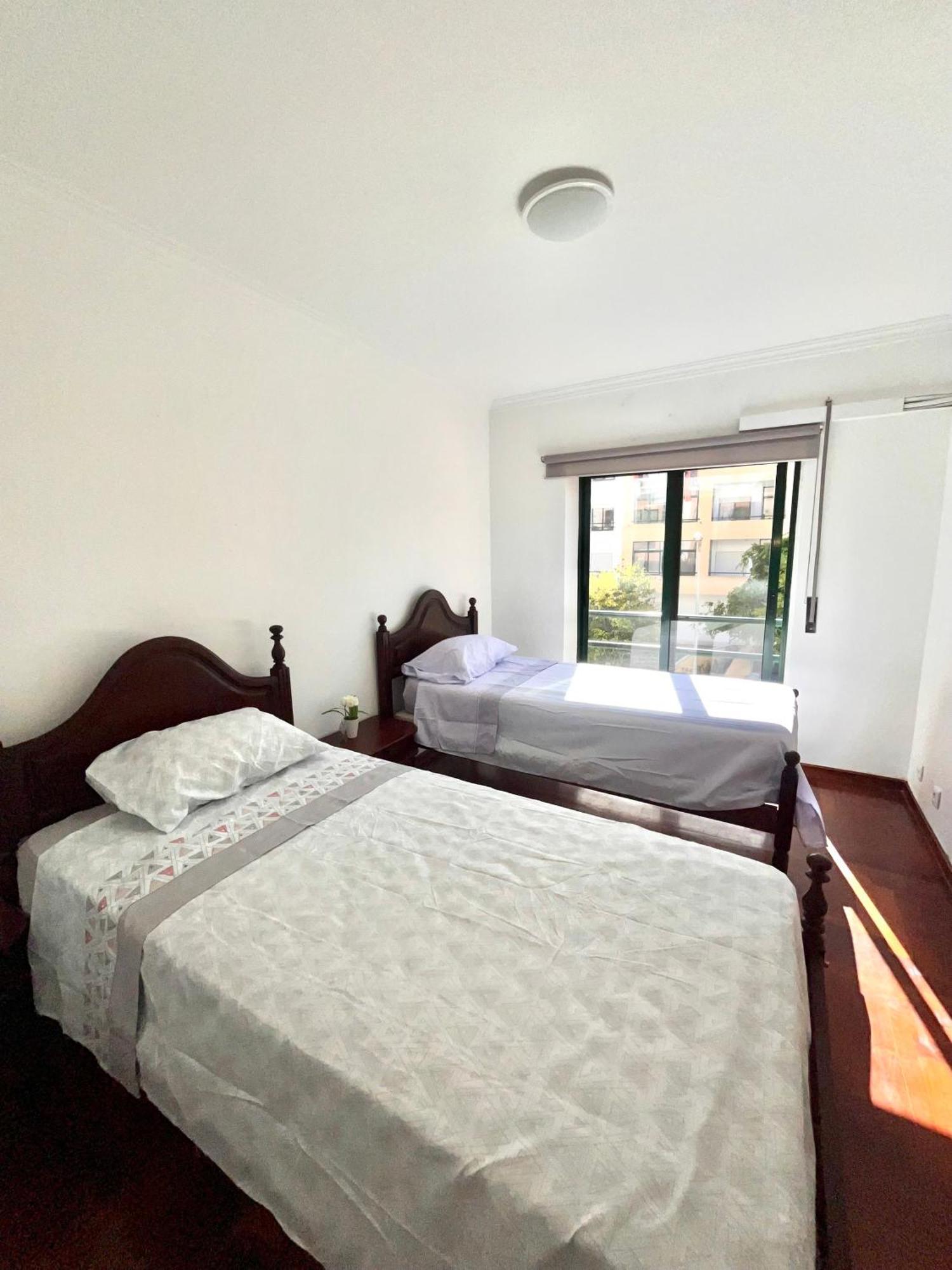 카파리카 Quarto Boa Localizacao Com Cozinha E Casa De Banho 아파트 외부 사진